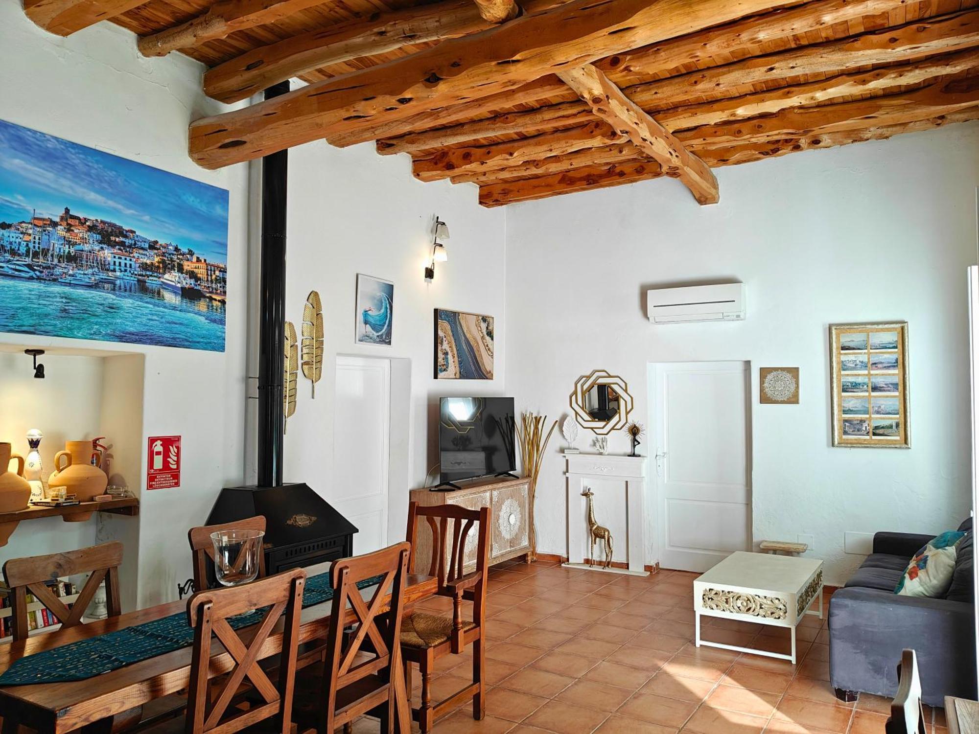 Villa Can Mestreso Suite Ibiza サン・ホアン・デ・ラブリチャ エクステリア 写真